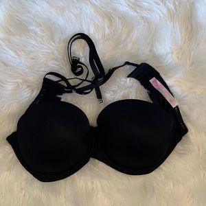 Pink strapless bra with straps